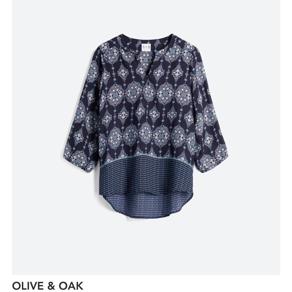 Olive & Oak Blue 2 Buttonโ Blouse